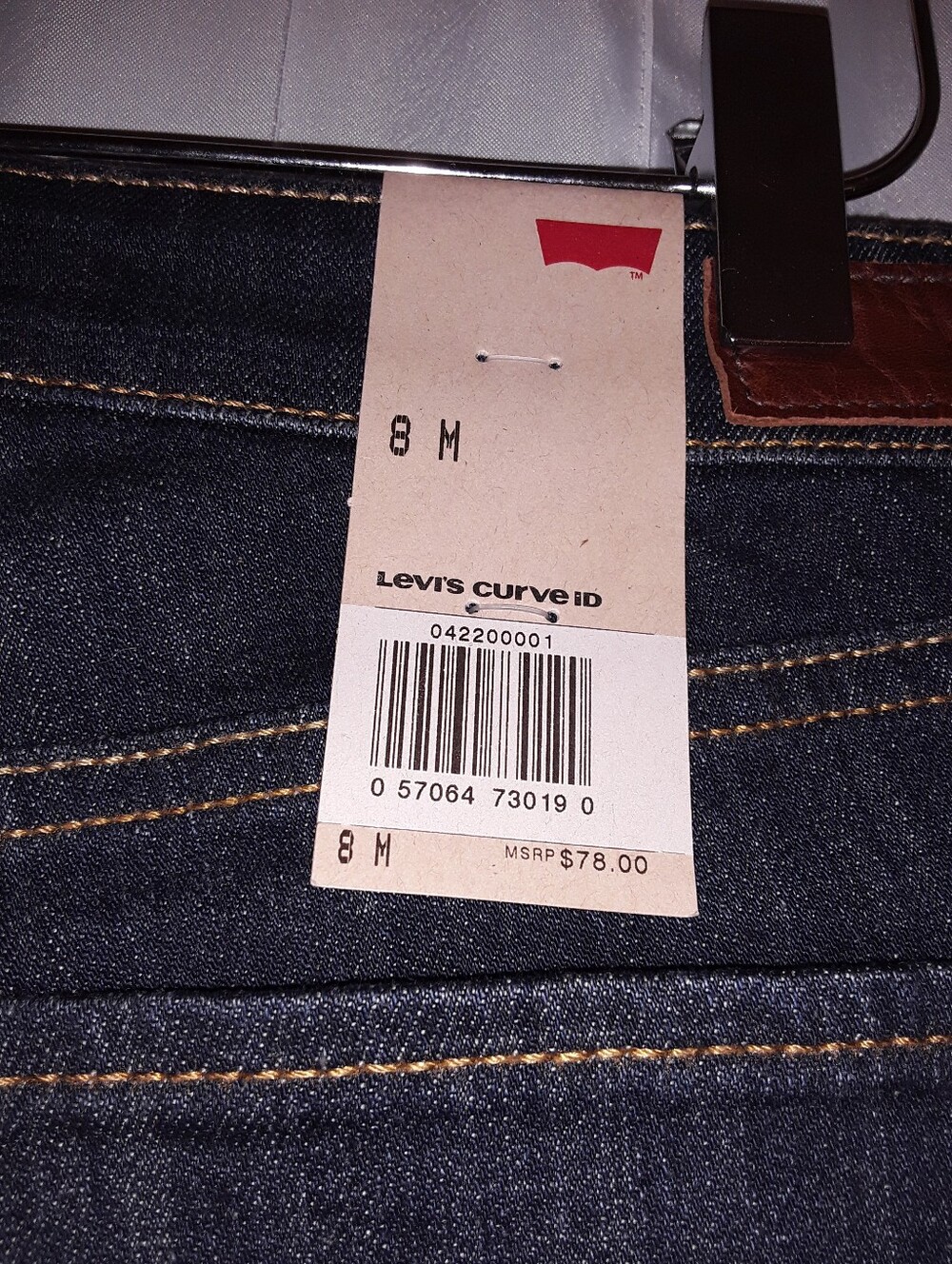 Vintage Levi's 2010s Dark Blue Slight Curve ID Straight Leg Jean Tuscan Mom - Picture 9 of 13